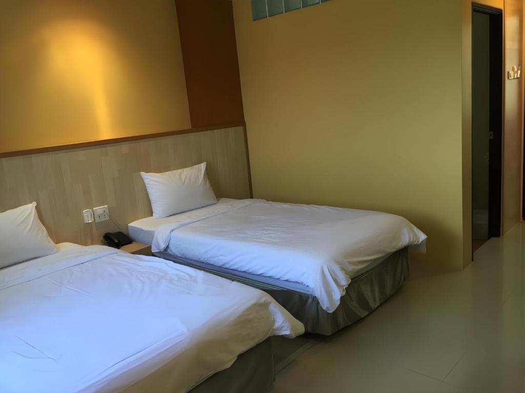 Klim Hotel Buriram Exterior foto